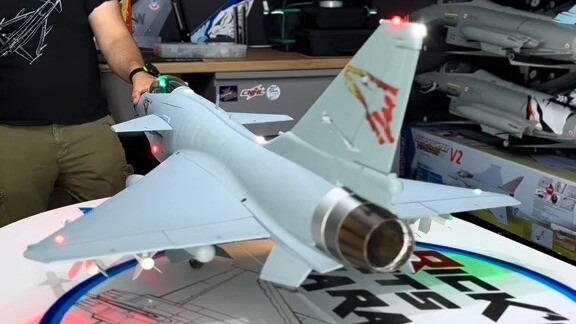 What Chinese products do foreigners buy? Series: Foreign model players build J10, and I want to buy 