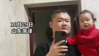 爸爸发愁女儿长得太像自己