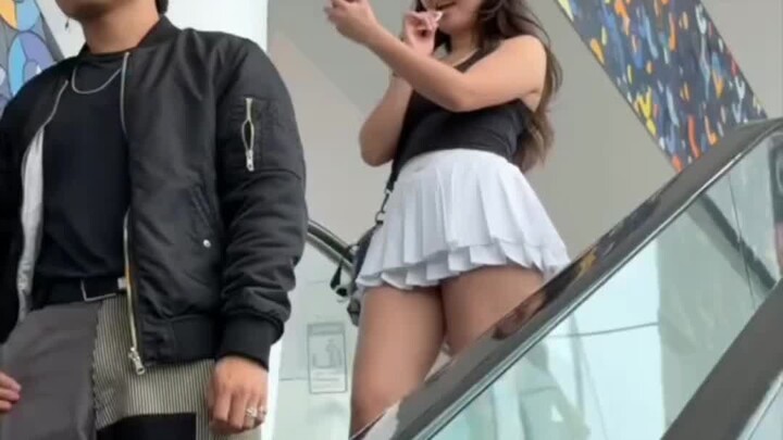 Lift yang sangat panjang