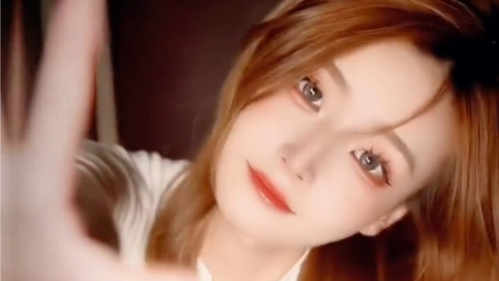 สาวสวยอ่านจนจบ