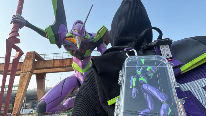 พกกระเป๋า EVA Pain Bag มาดู Unit-01 ตัวจริงกัน!