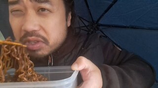 ASMR NONGSHIM CHAPAGETTI NOODLES - EATING SOUNDS & RAIN SOUNDS + ROLEPLAY (1)