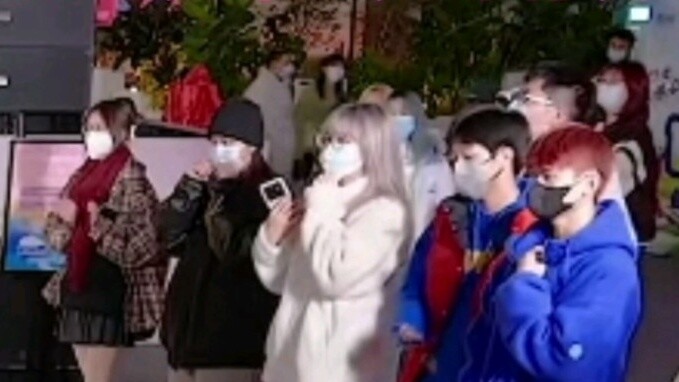 แฟนๆ Chosen Rabbit เข้าสู่สนามรบทันที