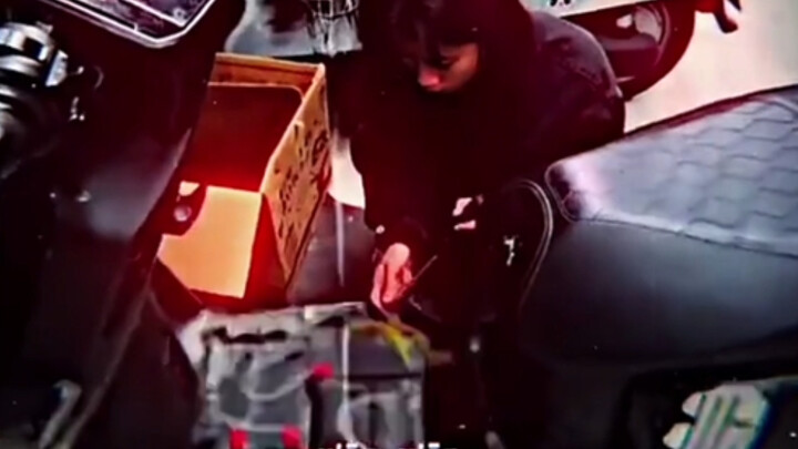 Hei 110, ada yang mencuri aki!