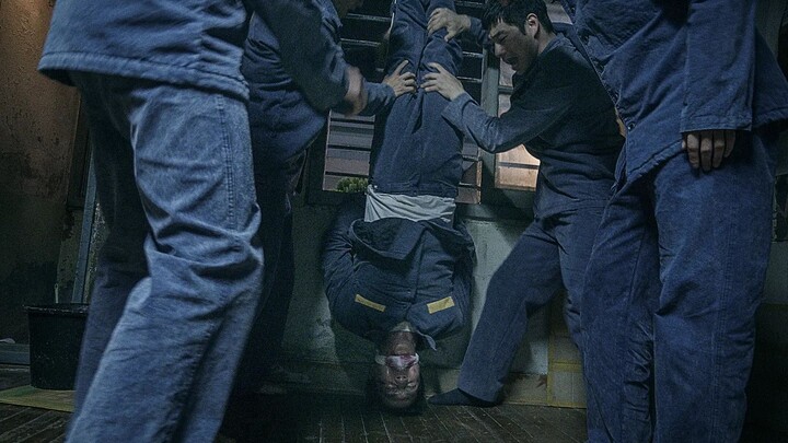 ตอนกลางวันเป็นเรือนจำ แต่ตอนกลางคืนกลับกลายเป็นฐานปฏิบัติการอาชญากรรมของแก๊งมาเฟีย