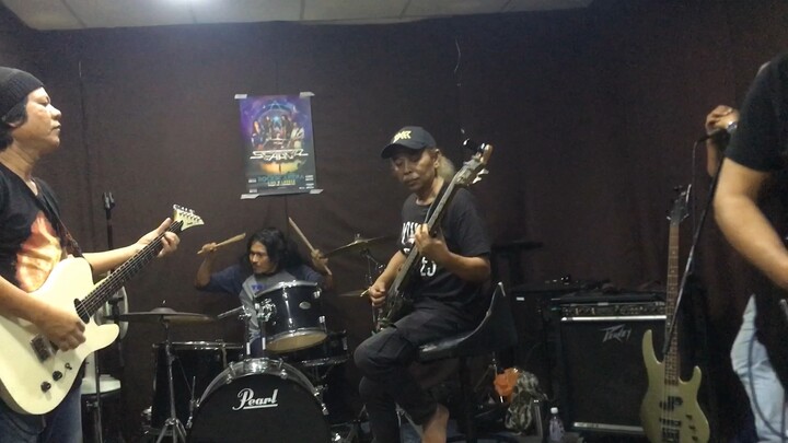 Menara jamming cleopatra/lorong hitam