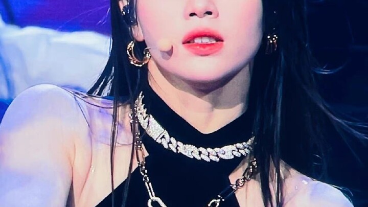 "30 ثانية تُظهر لك كيف يمكن أن تصبح واجهة الشركة التي يجب استدعاؤها رغم كرهك لها إذا أردت الحفاظ على