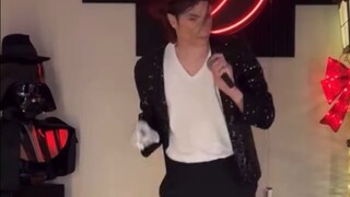 The best singing and dancing: "BillieJean" The best dance is singing and dancing with the microphone