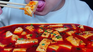 Makan tahu rebus pedas mala. Dengarkan ASMR uniknya!