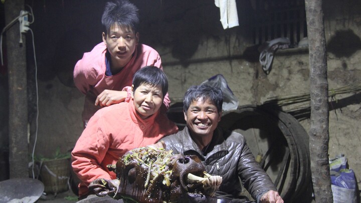 Sudah keluar 320 untuk beli kepala sapi besar, hari ini mau kasih makan paman saya biar tambah sehat