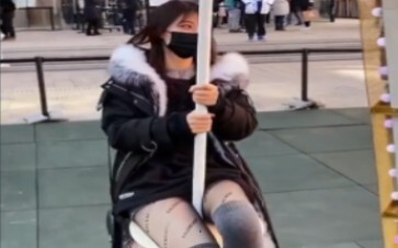 So clueless yet loves to play!