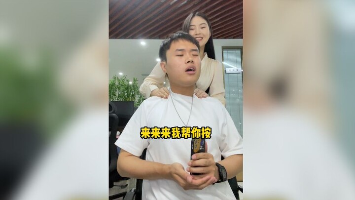 A female leader’s expression can change in an instant!