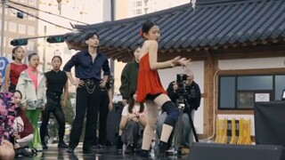 Adik perempuan Waacker yang super ekspresif menjadi gila di Korea setiap bulannya