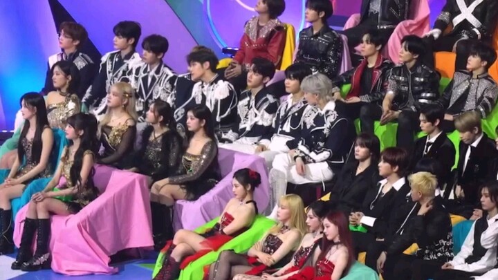 Push for 10,000 likes! Ningning is just so adorable and endearing!