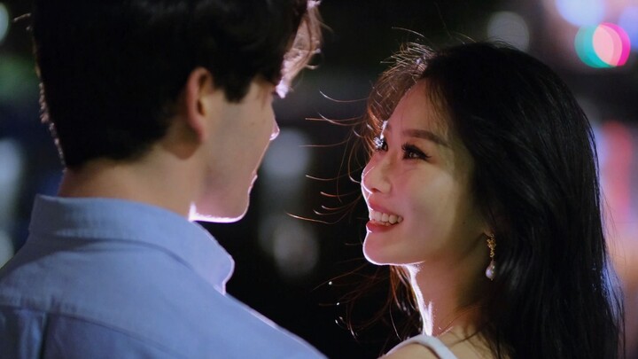 Cô ấy mãi mãi thuộc về chính mình