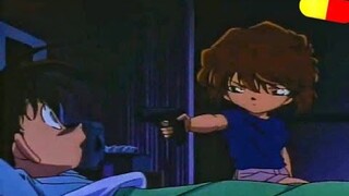Detective Conan sub Indo / Haibara ingin menembak Conan menggunakan pistol ( 志保はコナンを推測したい )