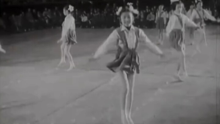 1963 Gymnasium Rubber Band Jumping Performance