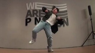Seorang anak berusia 13 tahun dapat melakukan krump, datang dan saksikan serta perluas wawasan Anda!