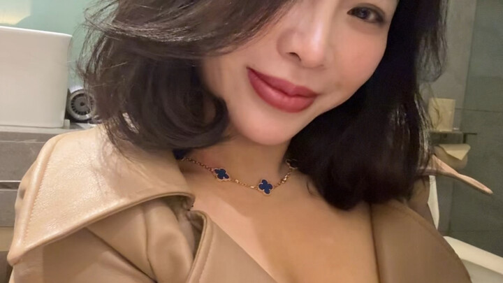 Ở độ tuổi đẹp nhất, gặp phải đối thủ mạnh nhất.