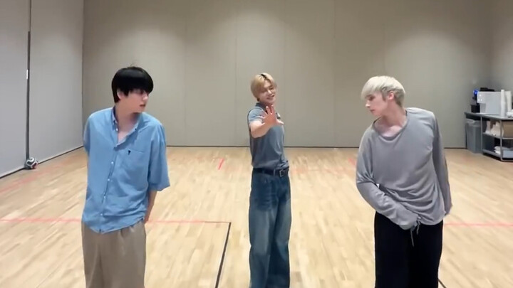 【Choi Yeonjun】Tetap keluarga sendiri yang paling seru! Challenge es krim bareng Soobin & HyunNing! U