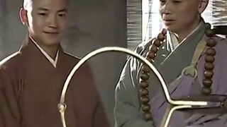 官府严查黄金，哪料和尚有大智慧，将黄金融化成脚镣!
