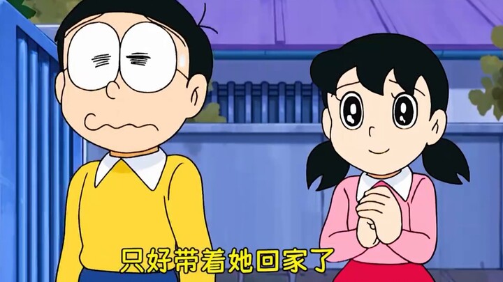 Doraemon: The blue fat man invited a female star to his home, took photos and sang songs, so happy