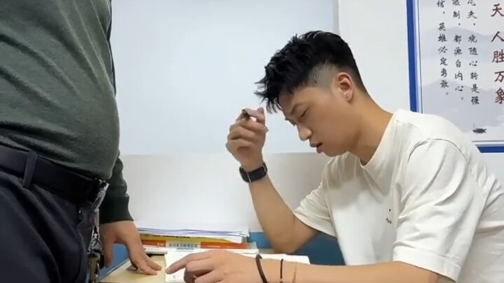 Nghe nói bạn thích kiểm tra điện thoại