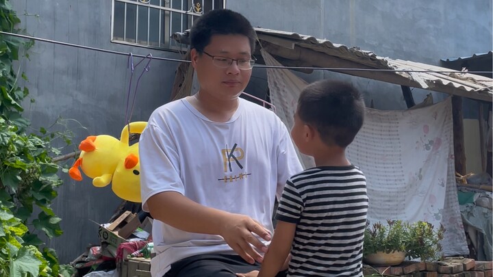 I’d just sat down to soak up some sun when my son said he wanted jelly and asked me to buy it for hi