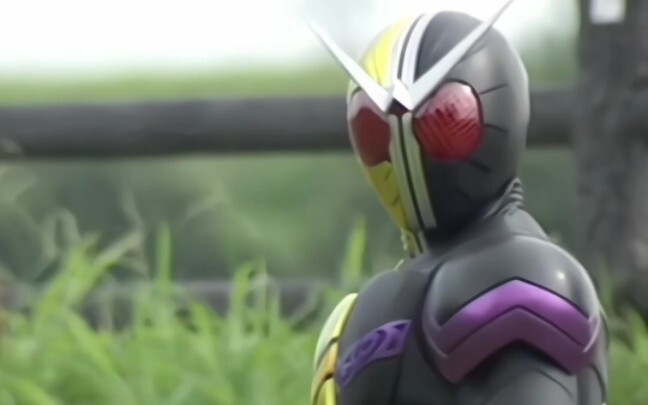Kamen Rider mặc đồ khác giới
