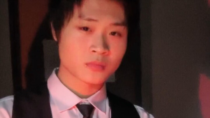 这么晚了还在刷泰拉瑞亚的视频？真拿你没办法~