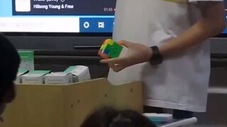 هناك طرق عديدة لإذلالي، مثل هذه الطريقة.