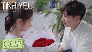 Clip Tập 11 Hiểu lầm của 5 năm trước Tân Kỳ tặng hoa dỗ dành! | Tình Yêu Anh Dành Cho Em | WeTV