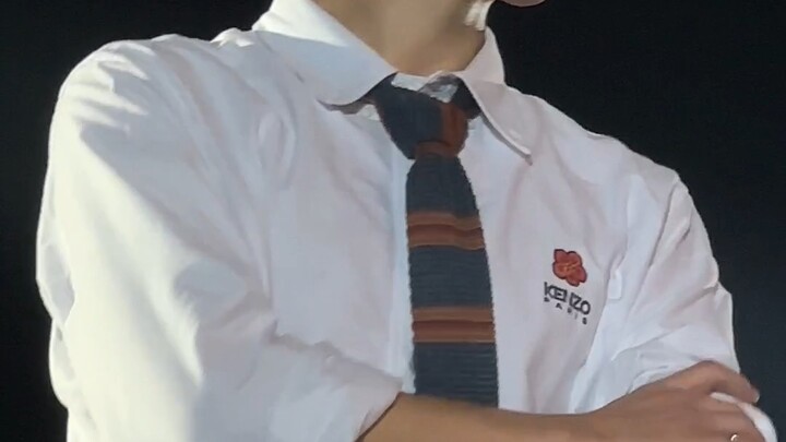 หนึ่งวิดีโอทำให้ฉันหลงเสน่ห์ไปสองครั้ง…สองคนที่โครงหน้าสุดปัง!
