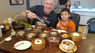 สองหนุ่มทานติ่มซำบ้านนนท์อาหารเต็มโต๊ะ #Dimsum Oh too many food on the table