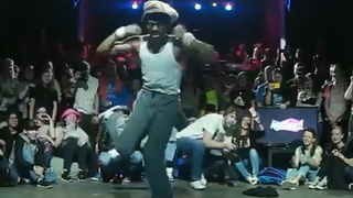Saksikan bagaimana master locking, Firelock, menggunakan Locking untuk memainkan musik Raggae/Danceh