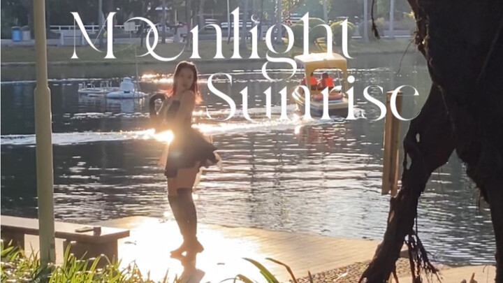 TWICE/The latest English single Moonlight Sunrise quickly turned into a diligent bunny fan favored b