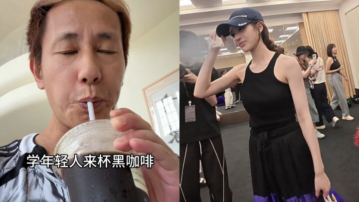 Brother Zhao went to Macau to see Lu Si’s concert.