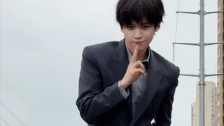 What a fantastic collaboration! While playing Wu Suowei, Zi Yu also covered SEVENTEEN's Sun Wukong S