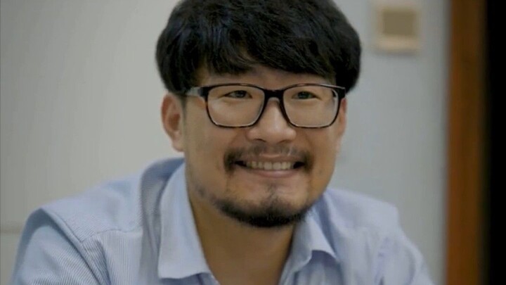 Waktu terasa indah karena pengertian, hidup terasa hangat karena rasa cukup, dan aku bahagia karenam