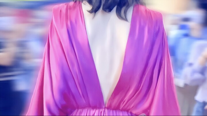 我的天…她真的带着提名来了。“没有作品我真的没有底气”