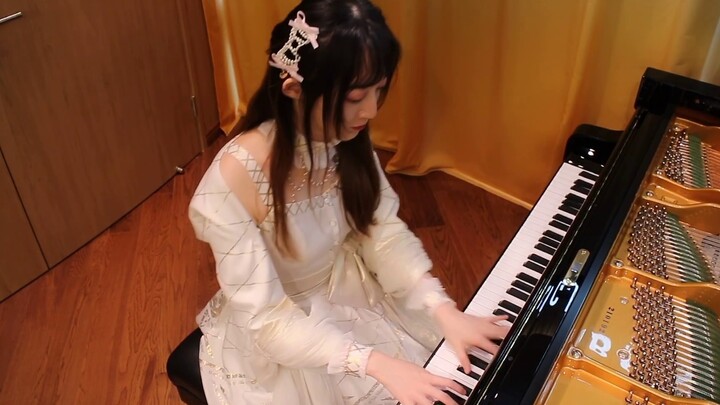 [Piano] Trải nghiệm gì khi chơi Thủy Thủ Mặt Trăng với Bechstein trong chiếc váy lo-go? Phiên bản Mo
