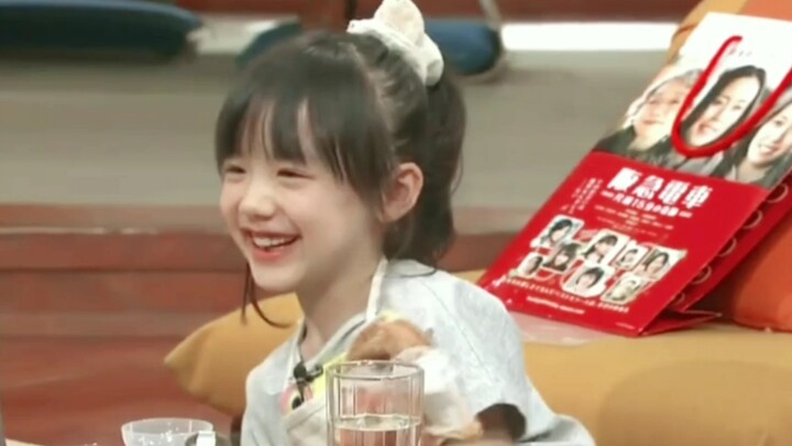 [Aina Ashida] She seems to know just how cute she is!