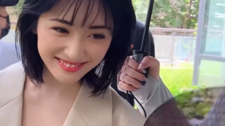 Quá ngọt ngào… Hơi hiểu được tại sao nhiều người lại thích cô ấy đến vậy…