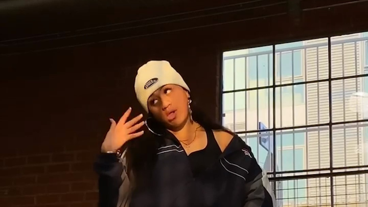 BTS编舞师Sienna Lalau极质控制 疯狂卡点