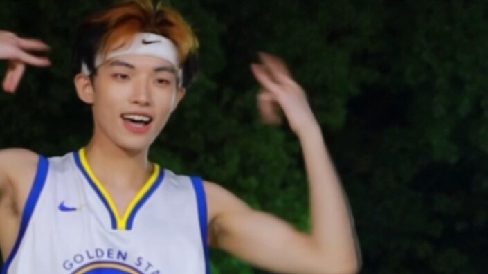 Sports man big tits dog first experience spicy｜Liu Wei