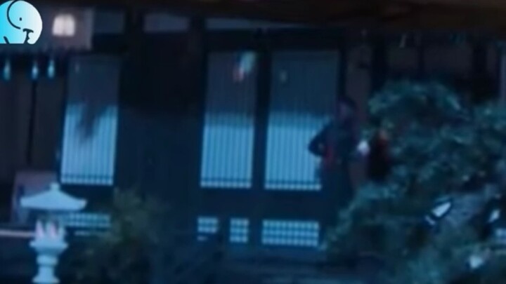 ปรมาจารย์ลัทธิมาร →_→ ตอนที่แกะกระดุมเข็มขัดแล้วโยนลงพื้น ฉันไม่เคยสังเกตมาก่อนเลย จริงๆ แล้วมันเป็น