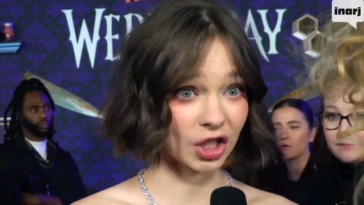 Kumpulan momen lucu (imut) Emma Myers selama masa promosi