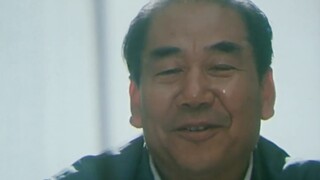 “Mengapa kita harus membiarkan massa mengetahui kebenarannya?” Film lama ini sangat kejam