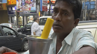 Freshly squeezed orange juice on the streets of India, supplement vitamins!