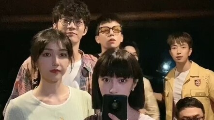 Ini adalah PK yang besar dalam menari. Mengapa Anda tidak mengajak kami, Qiang Qingci, untuk bermain